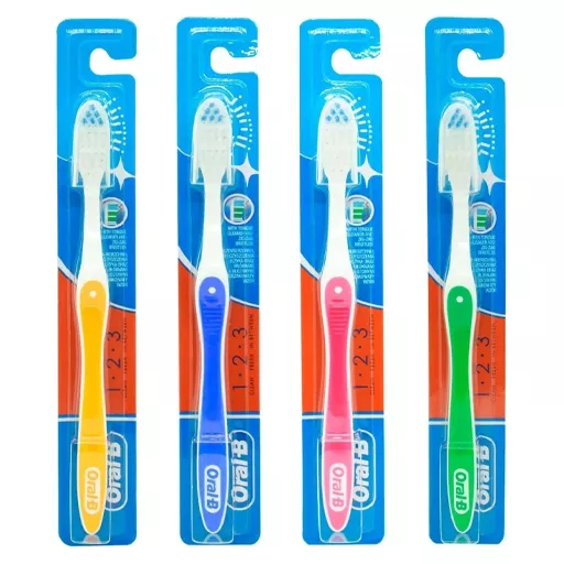 Зубная щетка ORAL-B 1 2 3 Чистота Свежесть Даже между зубов 40 средняя 1шт.