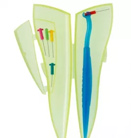 *Набір Curaprox для гігієнічного догляду  Дорожній тримач UHS 450 c йоржиками CPS 06,07,09,011