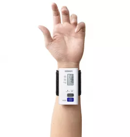 Тонометр Omron Nightview (НЕМ-9601T-E3) автоматический на запястье