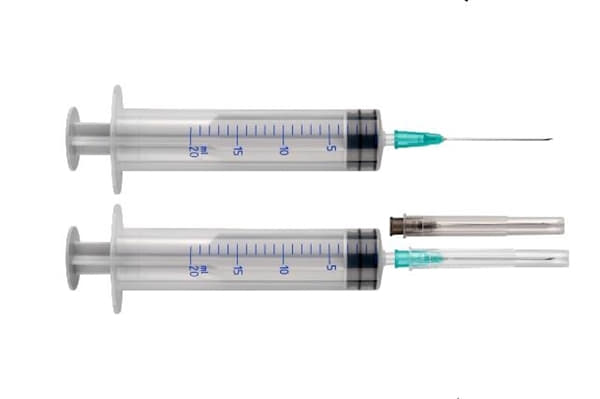*Шприц 3-х комп. з 2-ма голками 22G (0,7х38мм) и 21G (0,8х38мм) 20мл №1 Arterium
