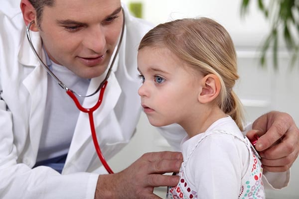 Терапія антибіотиками при пневмонії та комплексні заходи