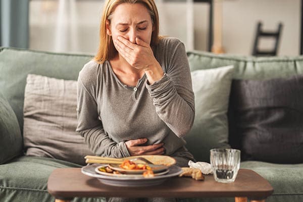 Пищевое отравление: первая помощь и лечение